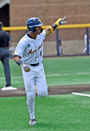 Mountaineers 1 win away from CWS